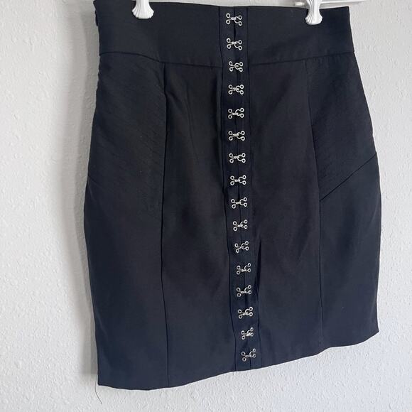 PLT size 6 high waist eyelet corset detail side zip mini skirt - Picture 5 of 7